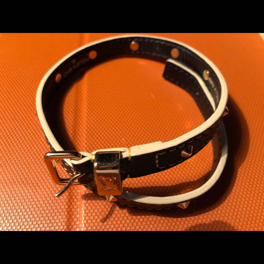 Louis Vuitton Gold Stud wrap Bracelet - Picture 3 of 8